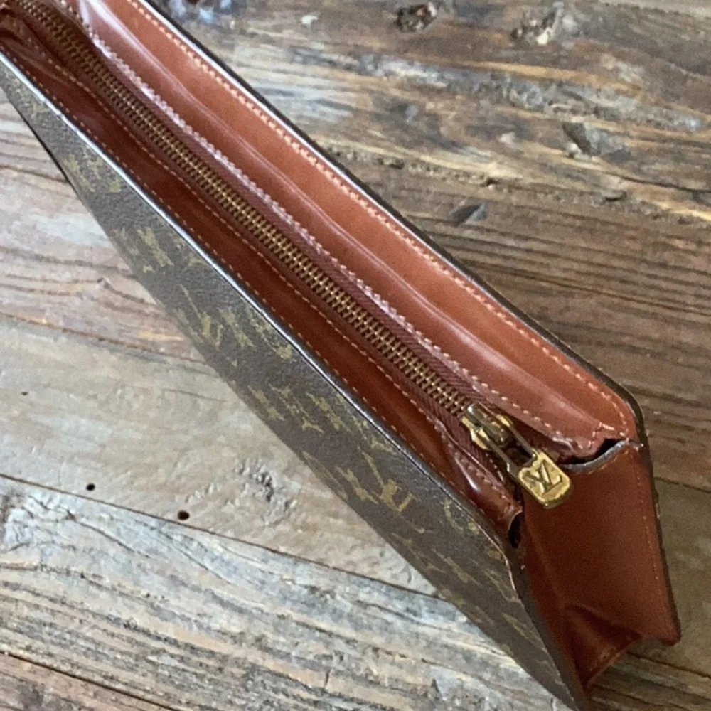 Louis Vuitton vintage monogram pochette homme clutch AUTHENTIC‎